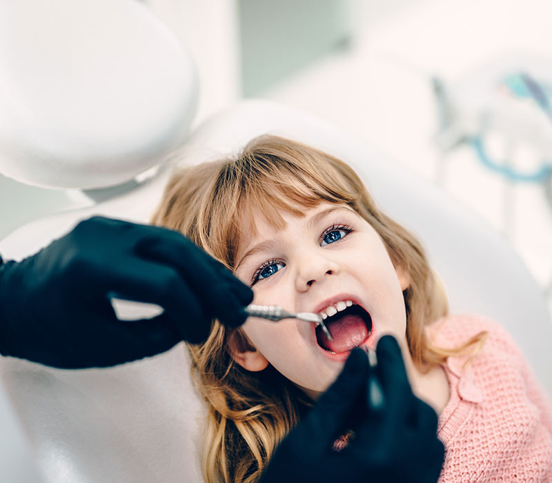 Odontoiatria pediatrica Visita dentale bambina